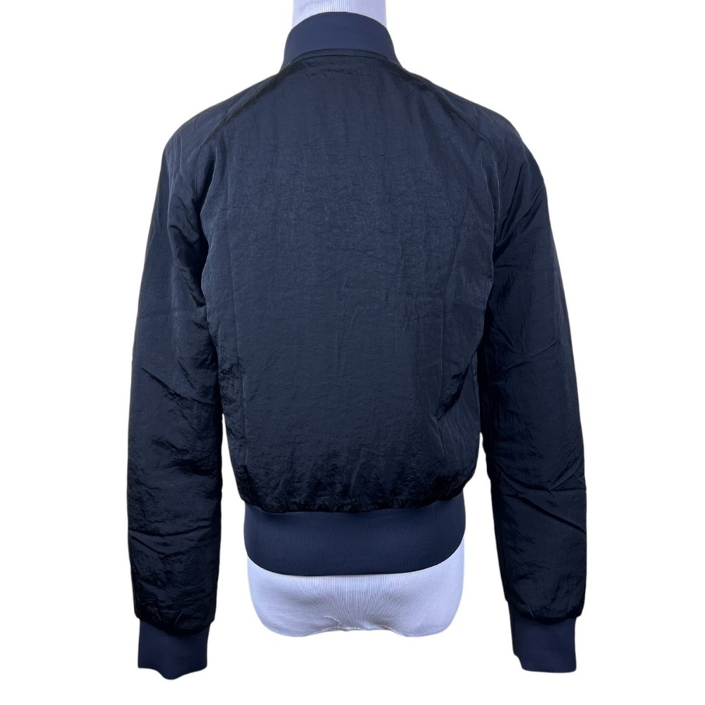 Lululemon Reversible Insulated Quilted Bomber Jacket Black 4
Water Repellent Zip - Picture 7 of 11